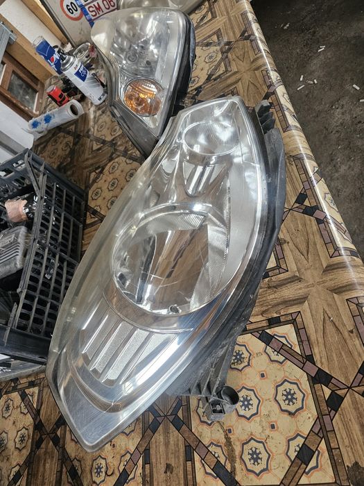 Far stânga dreapta Renault Clio Simbol 2010