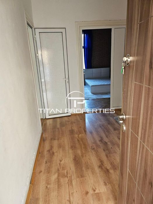 Дава се под наем Двустаен апартамент в Бургас, Център - 60 кв.м за 357 € - Снимка #2