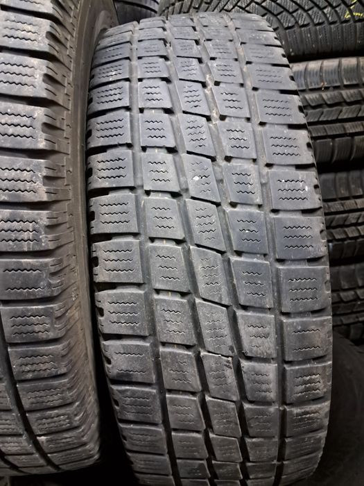 Anvelope second iarna 215 65 R16C Toyo 7mm