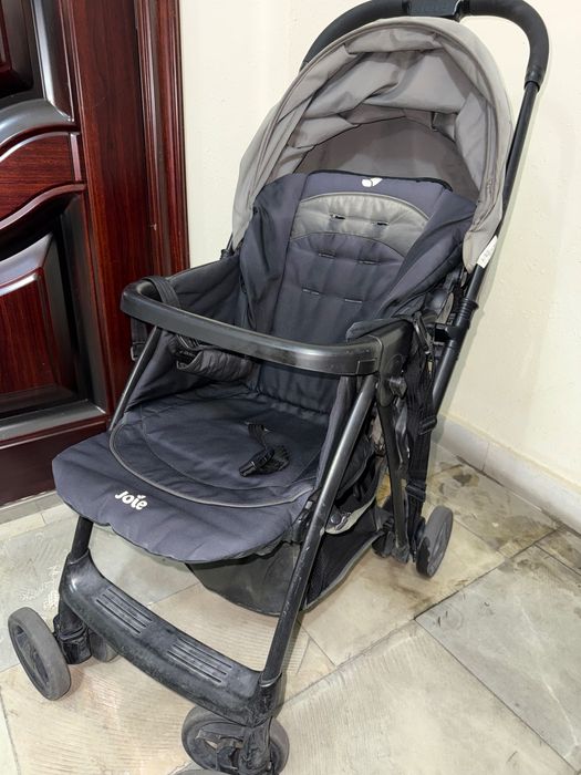 Прогулочная детская коляска