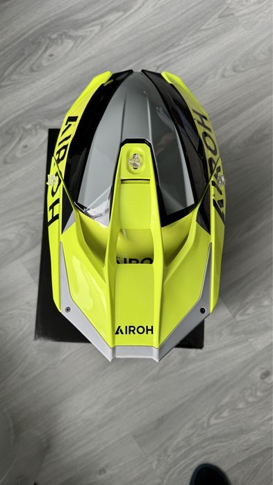 Каска TWIST 3 king yellow gloss AIRON