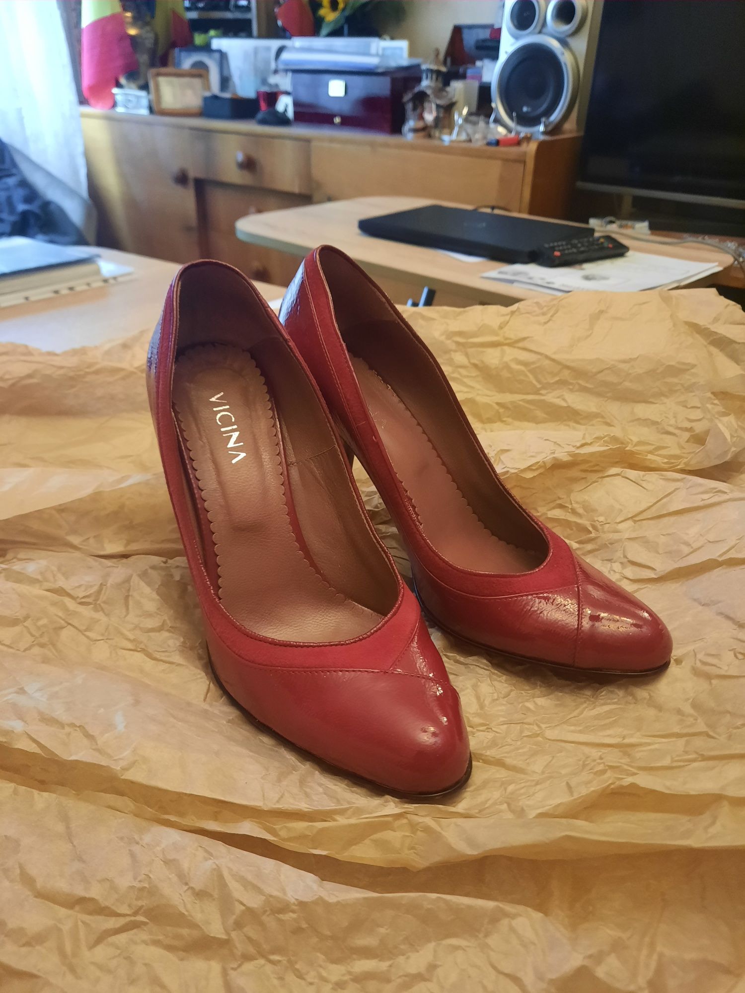 Pantofii damă roșii