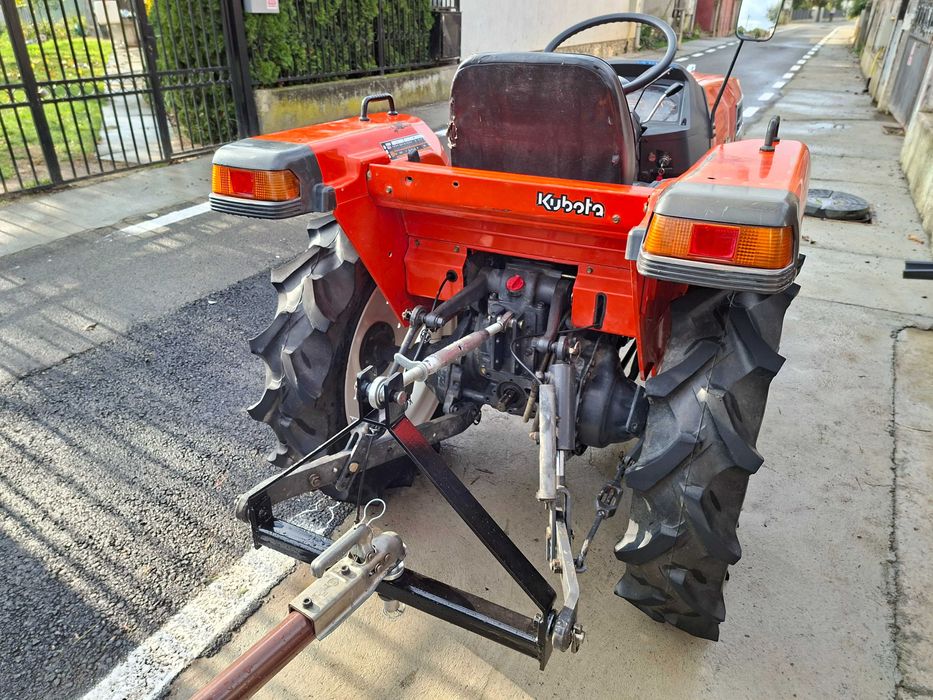 Tractor / tractoras japonez  Kubota GL19 / tractiune 4x4
