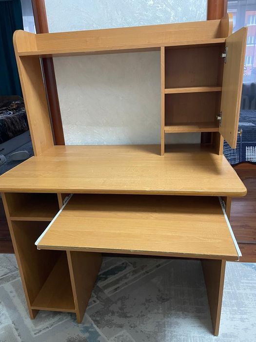 Продам стол ученический компьютерный