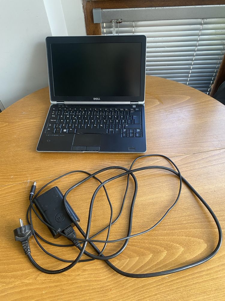 Лаптоп Dell Latitude E6230, RAM 16GB, Intel i5, HDD SSD 128GB