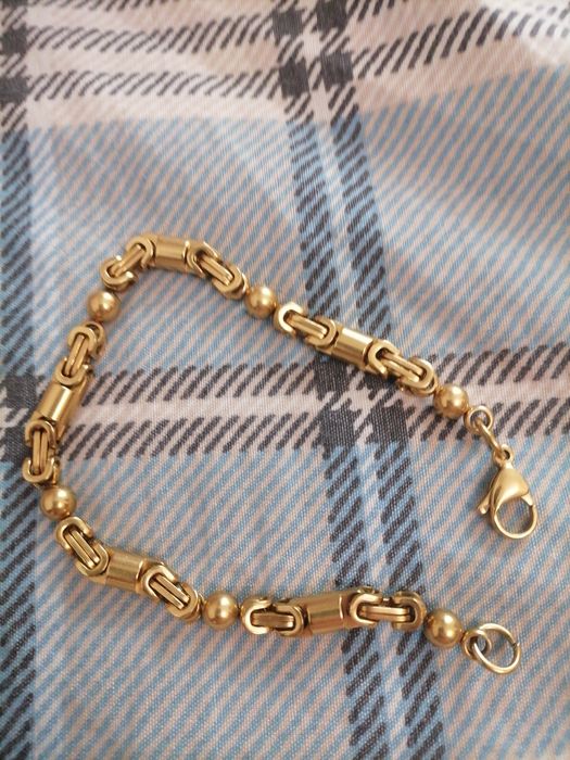 Гривна от медицинска стомана,цена 20 лева !!!