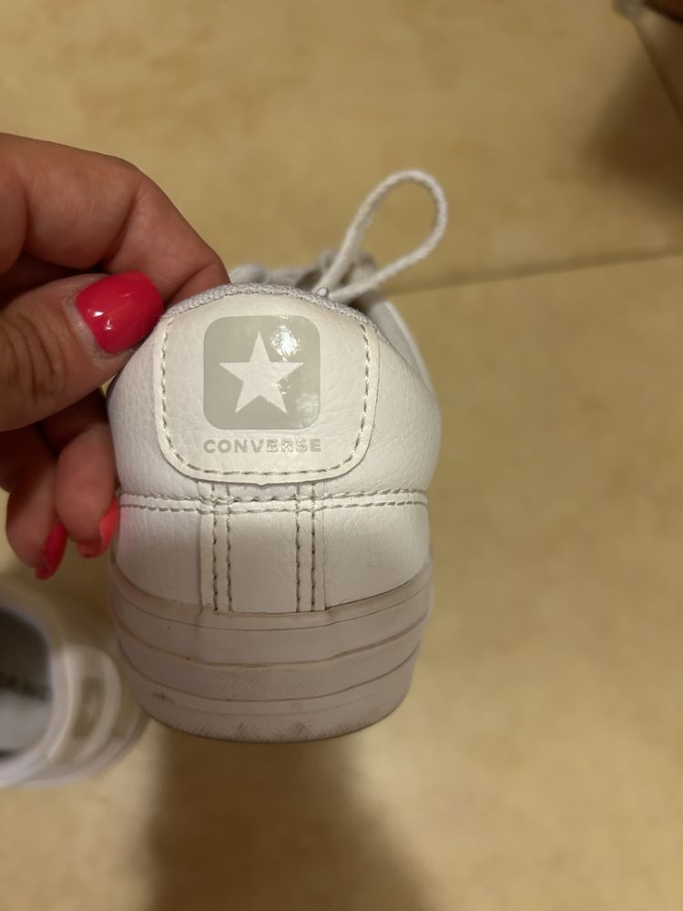 Маркови маратонки, номер 37 на GUESS, PEPE JEANS, CONVERSE!