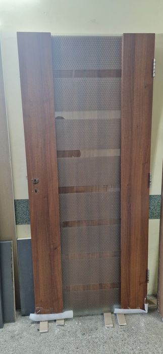 Интериорни врати