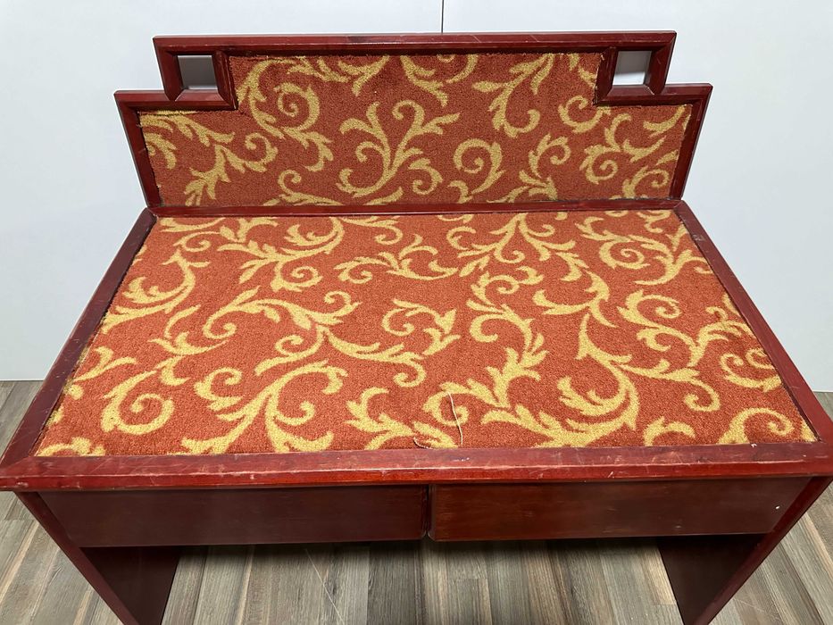 2 buc Bancuta cu spatar si sezut tapitate; Dulapior cu 2 sertare