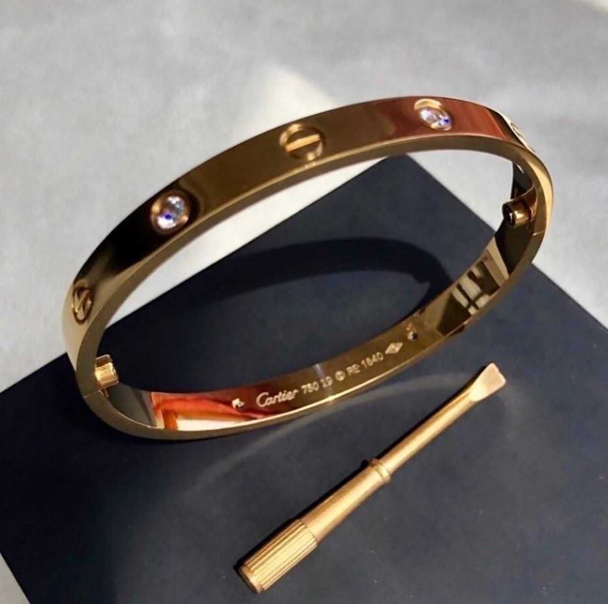 Brățară Cartier LOVE 19 Gold 22K Diamond