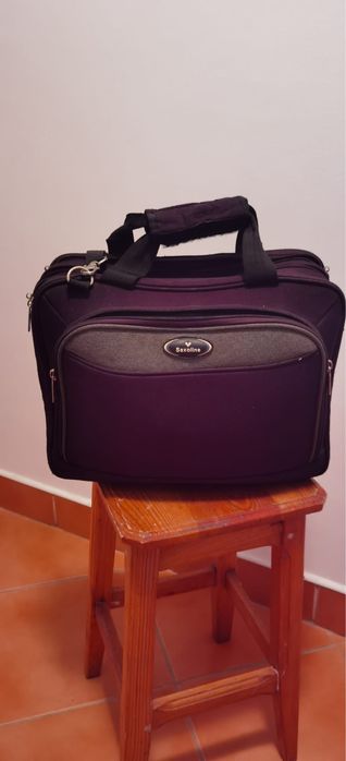 Geanta Saxoline.   .