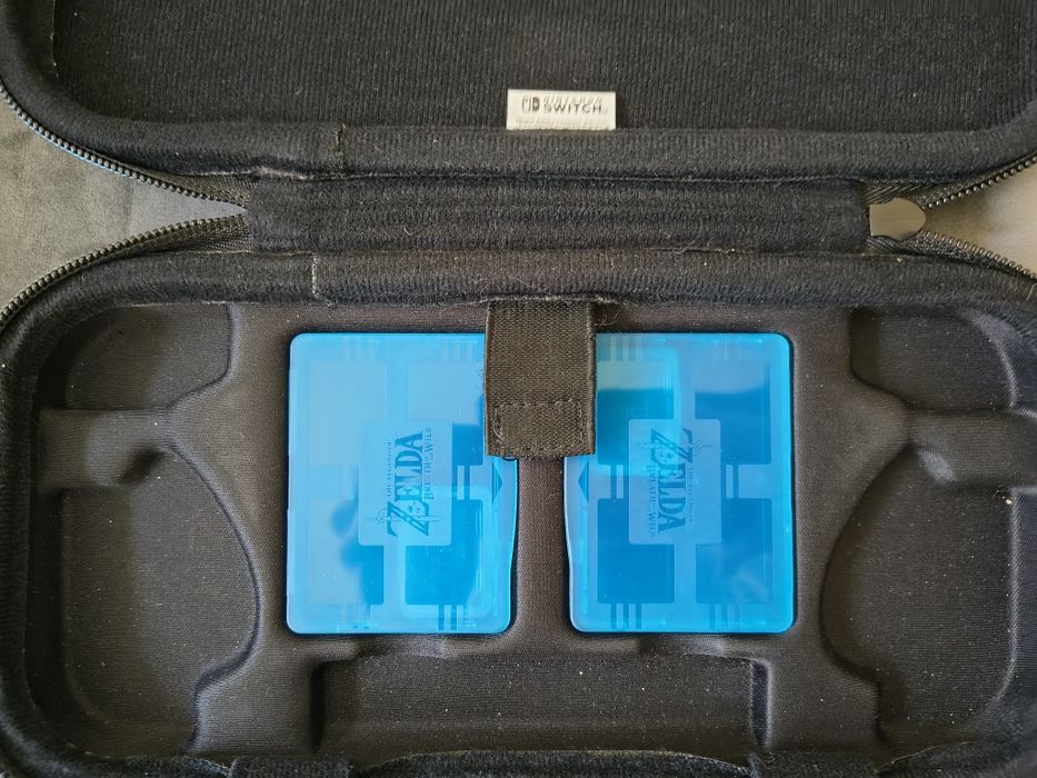 Nintendo Switch конзола с кейс и контролер