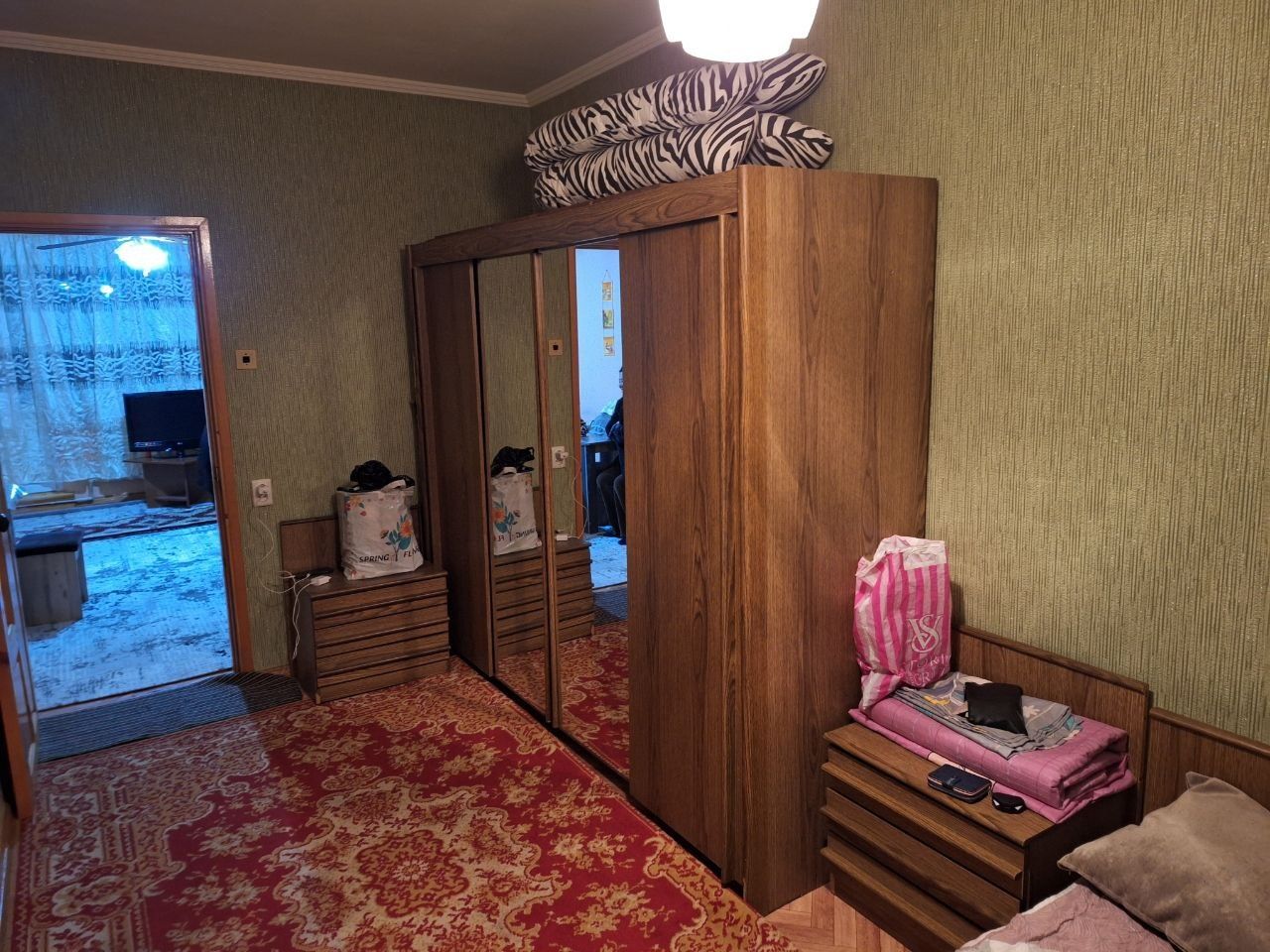 Kvartira 1 kishi kerak , yoki 2ta odam qóyiladi 1 oy muddatga , Ijara