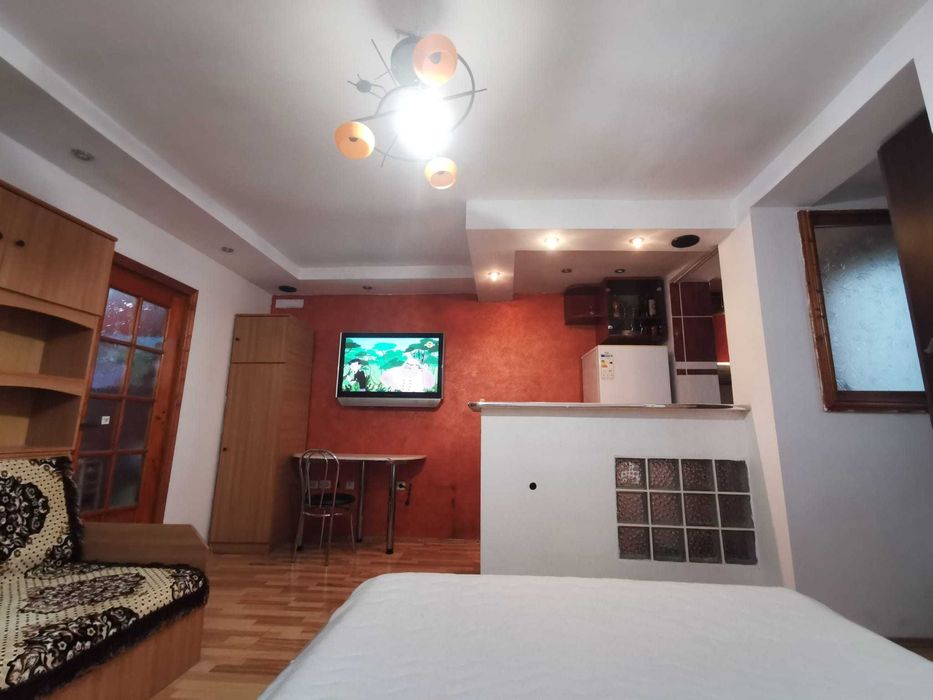 Închiriez apartament cu 1 cameră