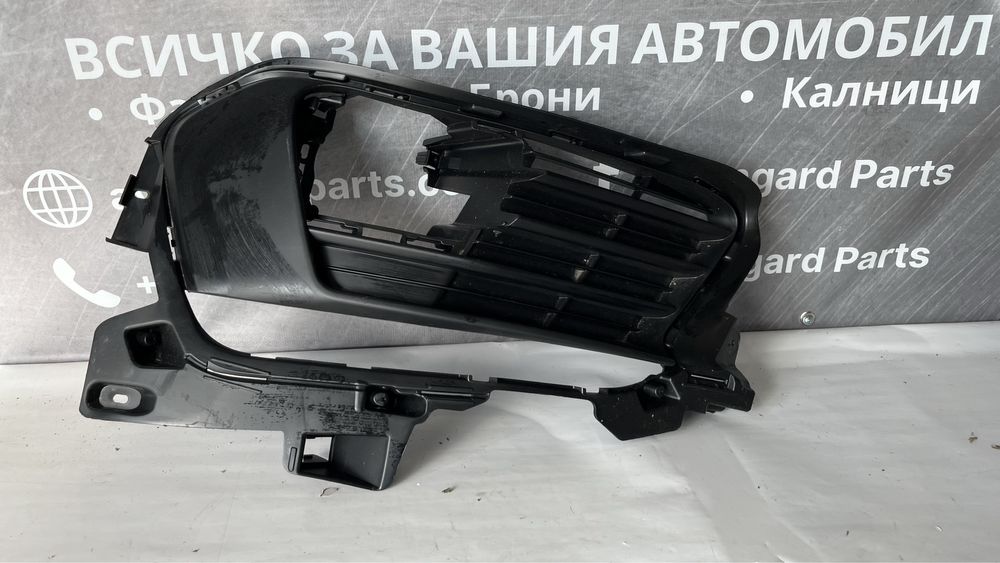 Решетка на халоген Peugeot 308 (2013-2021)