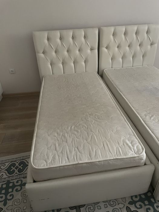 Продам три кровати по 5 тысяч