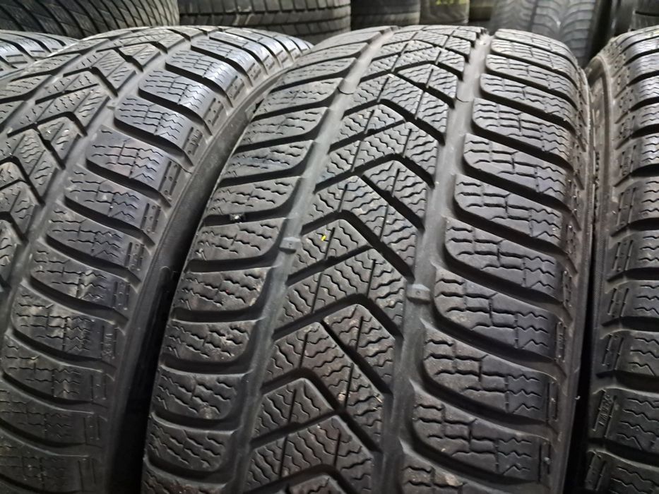 Anvelope second iarna 225 45 R18 Pirelli