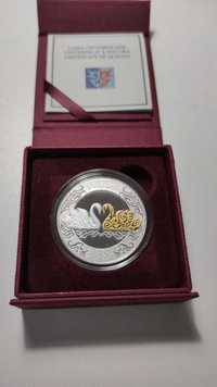 Продам серебряную монету Казахстана Лебедь.