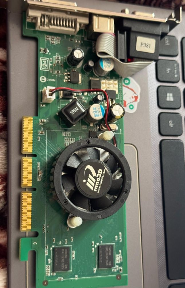 2 видеокарты, 2 ОЗУ и Floppy drive
