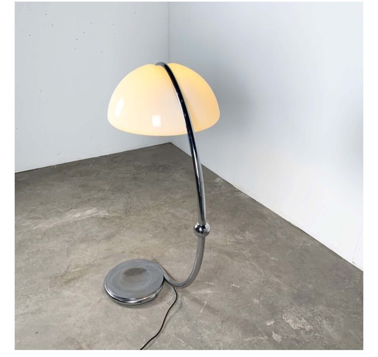 Лампа подова серпенте дизайн Elio Martinelli,Италия