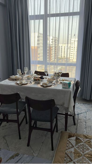 Продается стол из натурального дуба шпон есть каспи ред и 0-0-12