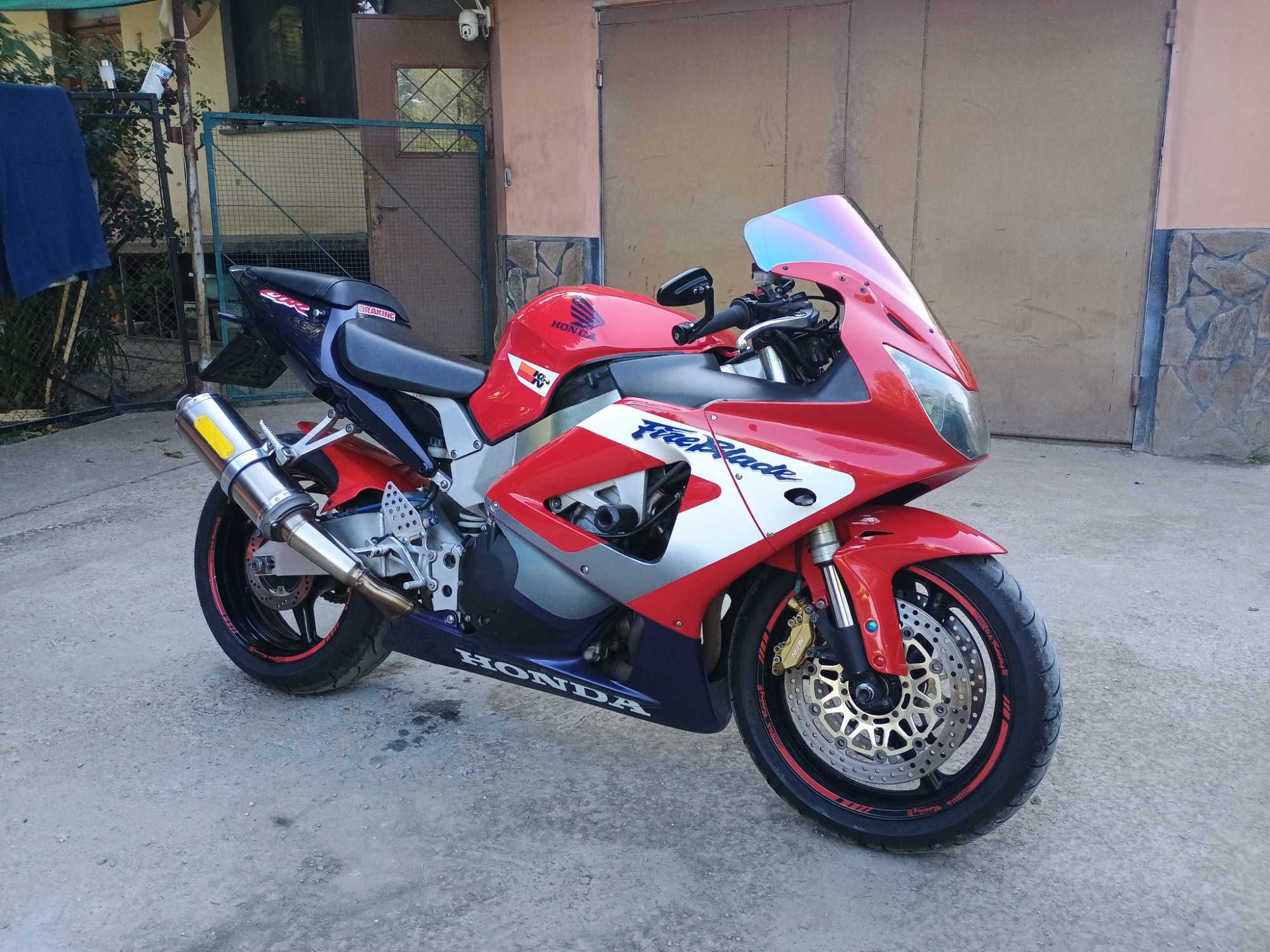 Honda cbr 929 fireblade