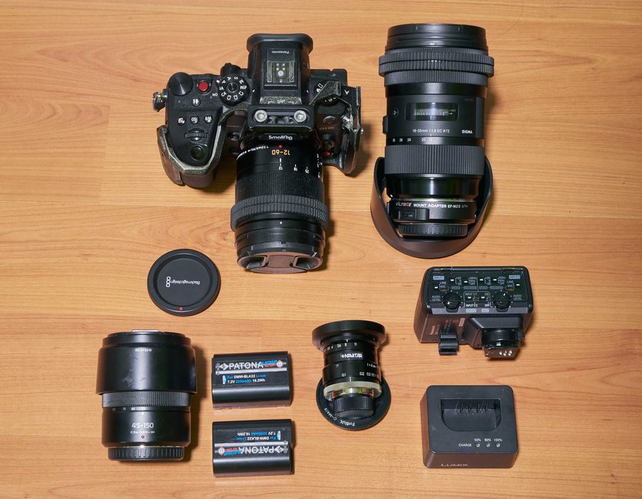Kit complet Video Profesional Panasonic Lumix GH6 + obiective si cage