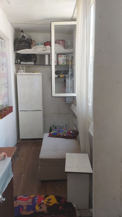 Продаю квартиру адрес охангарон эвалайк 30000$ двух комн с мебелью