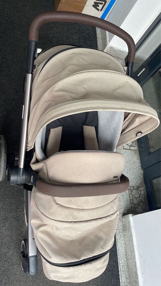 Carucior joolz hub +. Baza isofix maxi cosi. Scoica auto maxi cosi