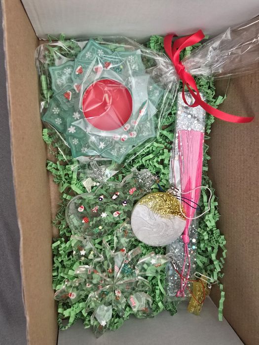 Коледна кутия за подарък топ цена