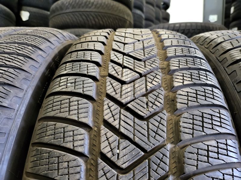 235/50/20 PIRELLI 4бр