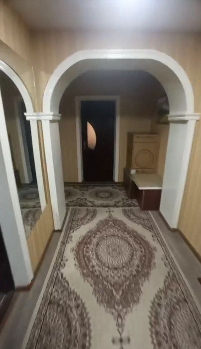 3 xona uy, pishgan gʻishtdan qurilgan 85kv. 15 metr metro tuzel