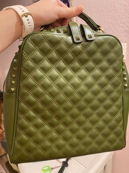 Art93 кожена дамска раница в маслено зелено