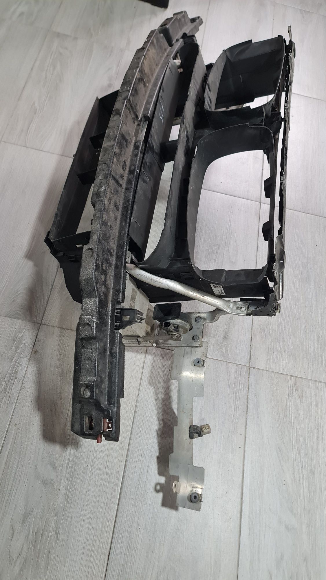 Trager M armatura deflector senzor aripa capota bara BMW X5 F15 X6 F16