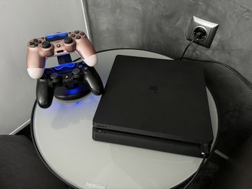 PS4 1TB със 2 джойстика, станция за зареждане и 13 игри Фифа 24