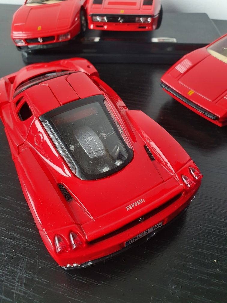 Vând macheta Ferrarii  GTO și Enzo Ferrarii