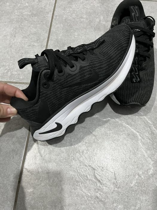 Adidasi copii Nike nr 35,5 stare foarte buna (purtati foarte putin )