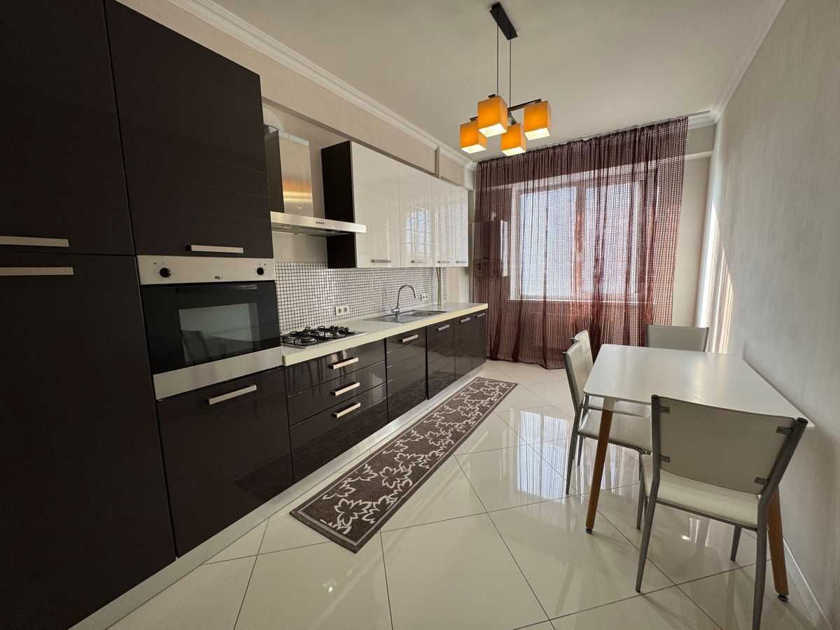 Дава се под наем Тристаен апартамент в София, Лозенец - 94 кв.м за 500 € - Снимка #3