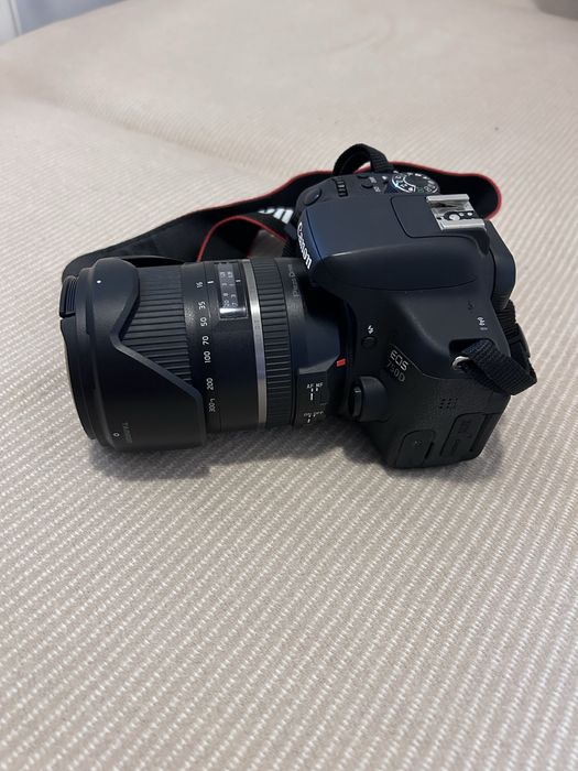 Canon 750 D ,aproape nou