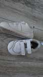Adidasi mar23 Nike și Adidas.