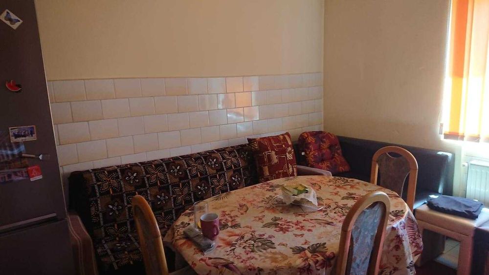 Apartament doua camere, spațios, decomandat