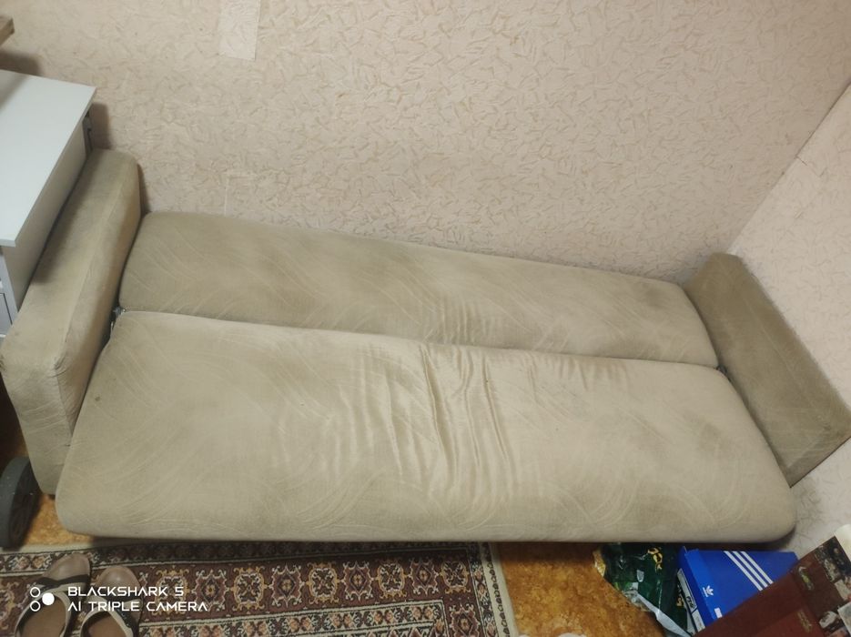 Продам диван чистый но не новый