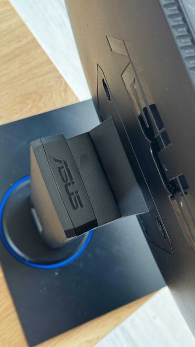 Vand pachet 2x Monitor Asus Gaming VG245HE 24" (inch) + suport perete