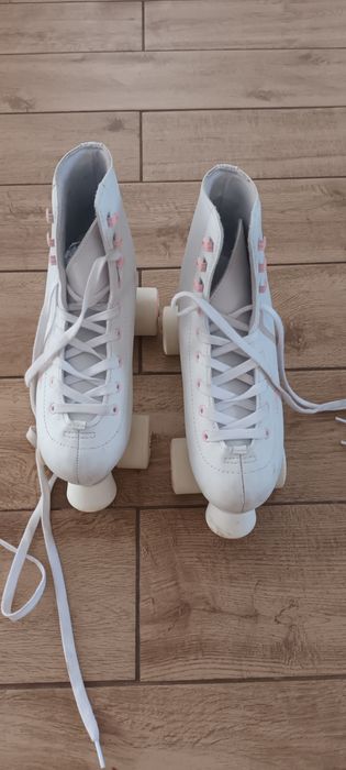 Vand role pentru copii