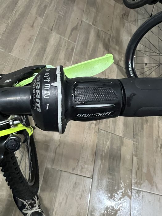 Vand bicicleta copii B.TWIN cu roti de 20” in stare foarte buna