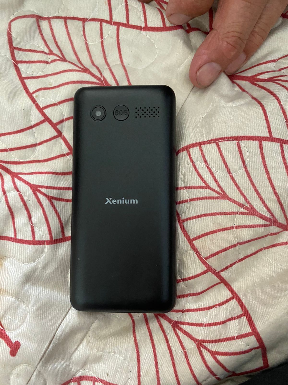 Xenium x 700 телефон