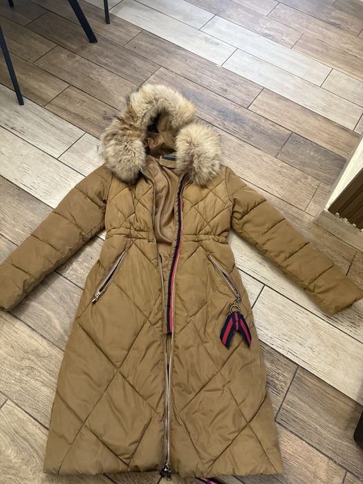 Дълго зимно яке с естествен пух на качулката