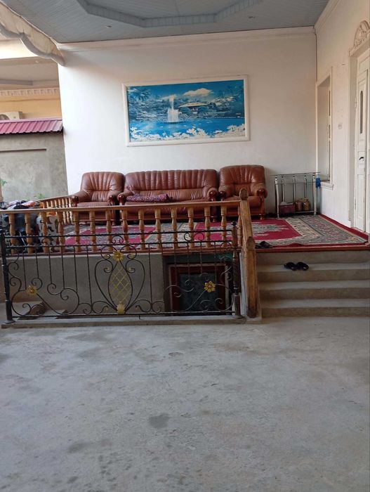 Uy sotiladi 5.6 sotik