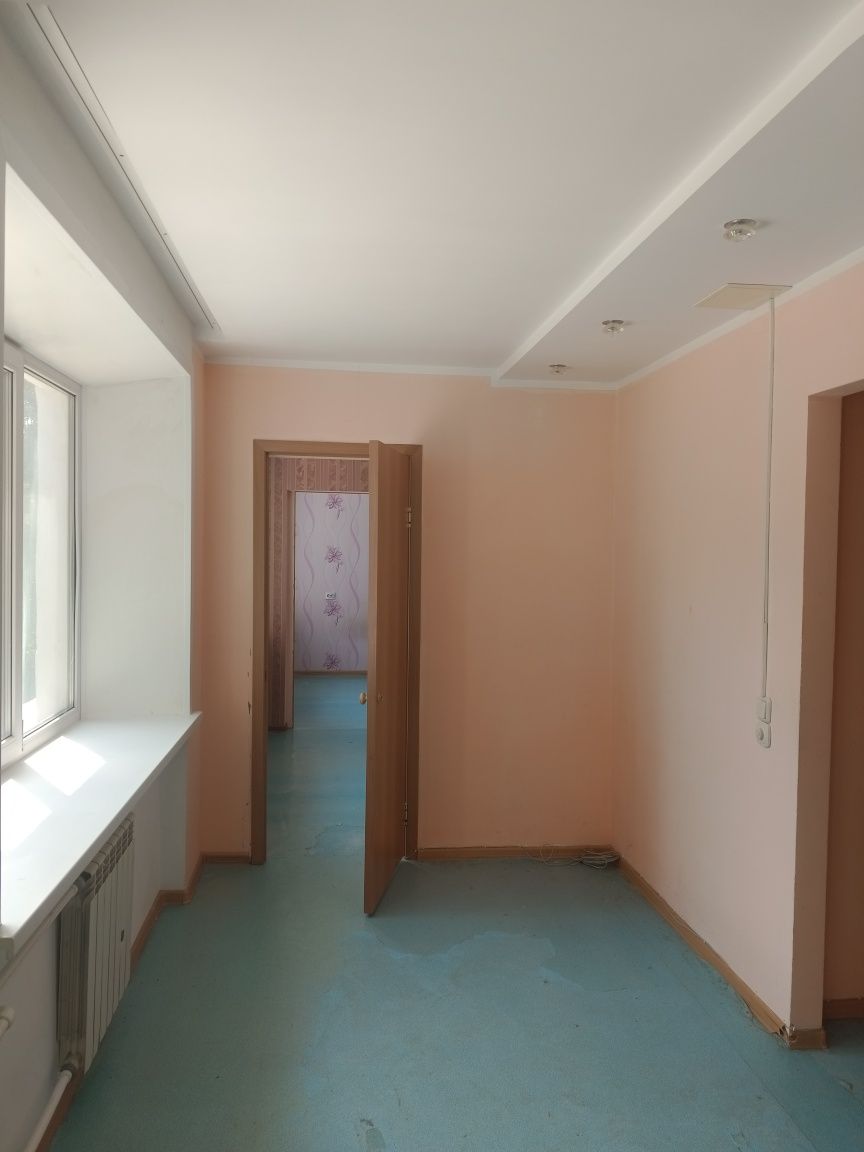 Продам 2-х комнатную квартиру по адресу 2 мкр,15 дом 3 этаж.