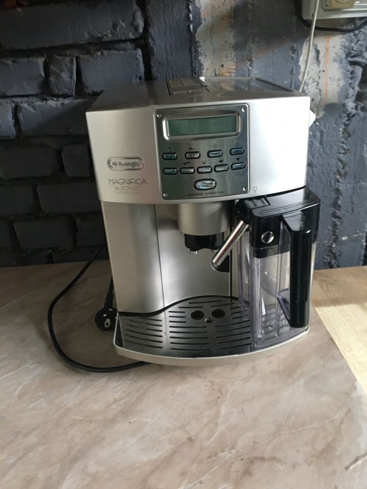 Aparat cafea Delonghi magnifica capuccino